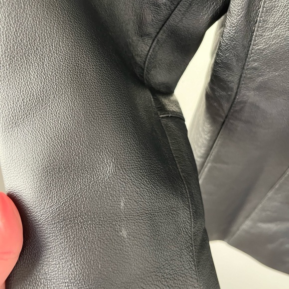 Women’s leather jacket by East 5th 3 button size petite medium - Picture 12 of 12